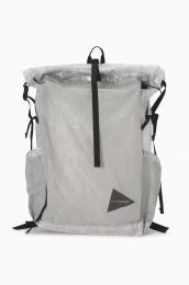 UL backpack with Dyneema